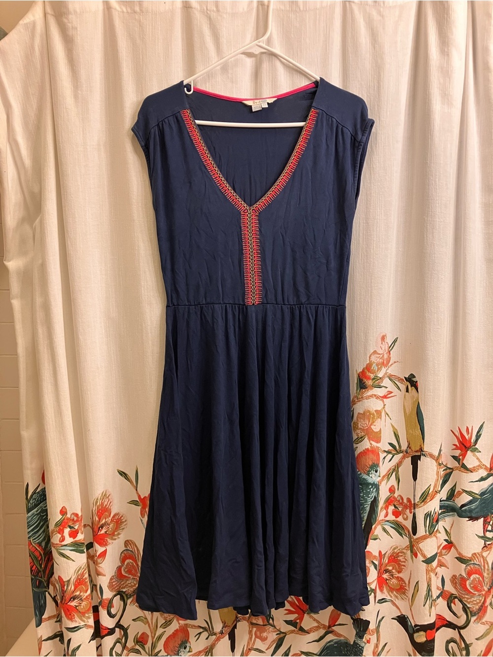 Boden embroidered navy blue cap sleeve stretchy v neck sundress